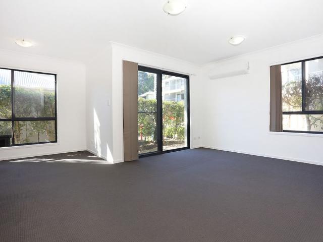 Townhouse for rent in Fernbrook, Queensland