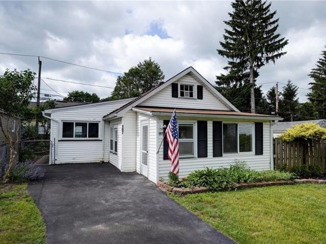 House for sale in Oak Hill, New York