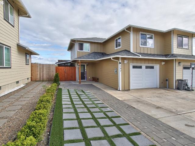 Townhouse for sale in Oregonia