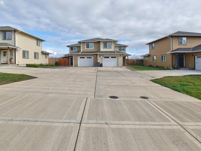Townhouse for sale in Oregonia