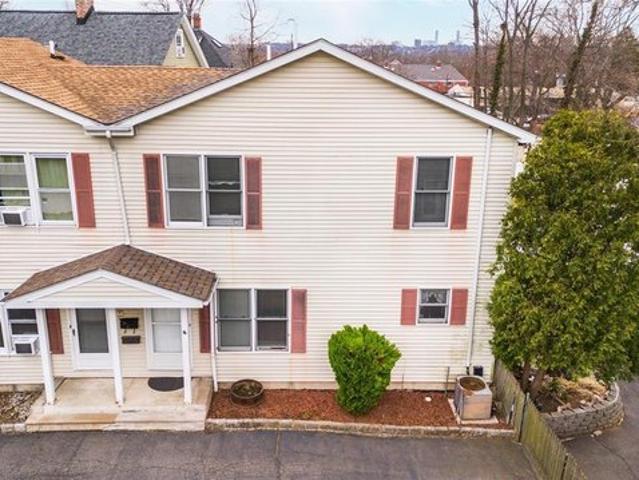 House for sale in Teaneck, New Jersey