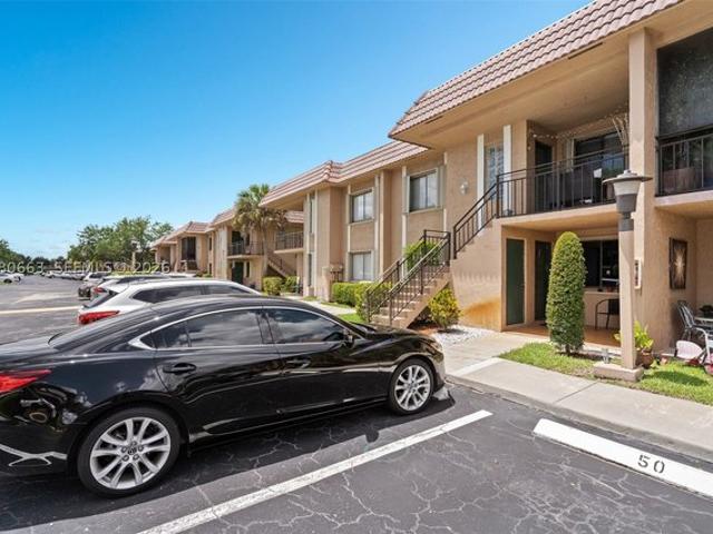 Condo for sale in Weston, Florida