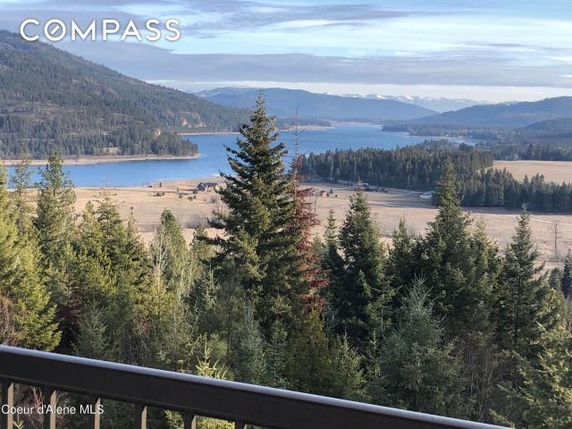 House for sale in Priest River