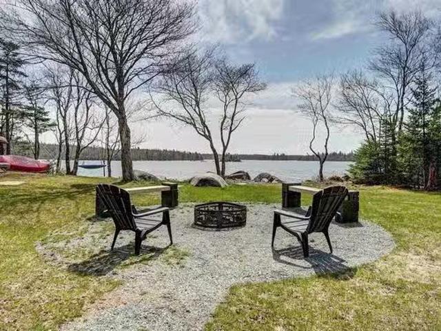 House for sale in Hatchet Lake, Nova Scotia