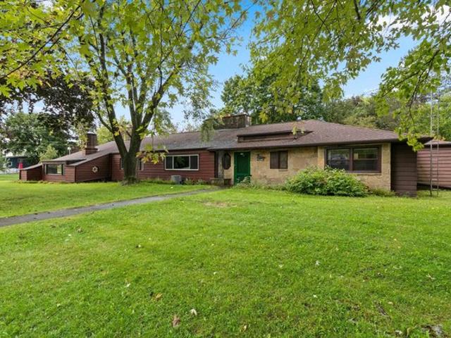House for sale in Clintonville, Waupaca County