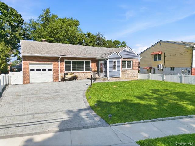 House for sale in Glenwood, New York