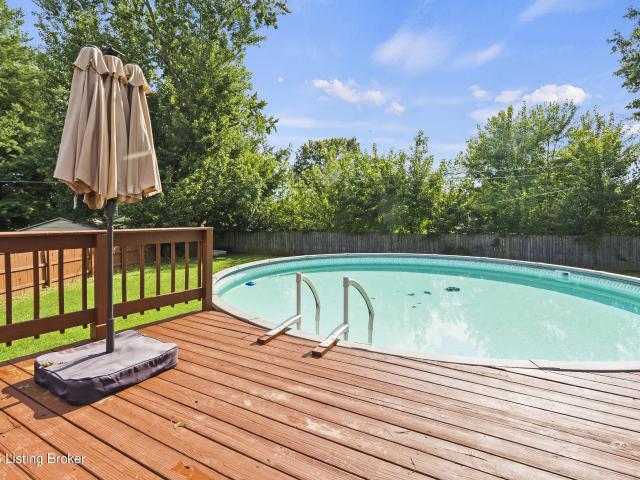 House for sale in Mount Washington, Bullitt County