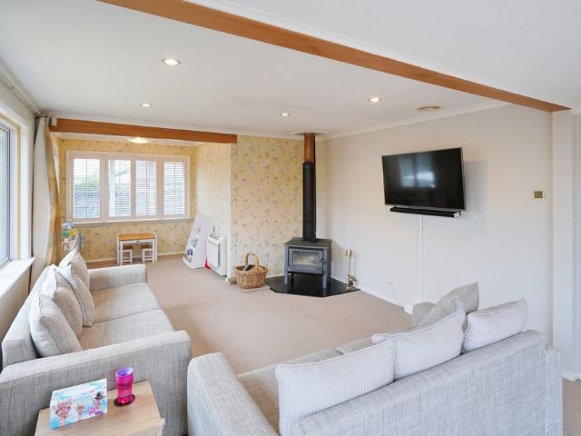 House for rent in Chaslands, Canterbury