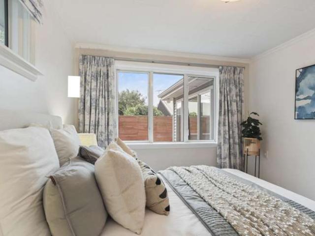 House for sale in Chaslands, Canterbury