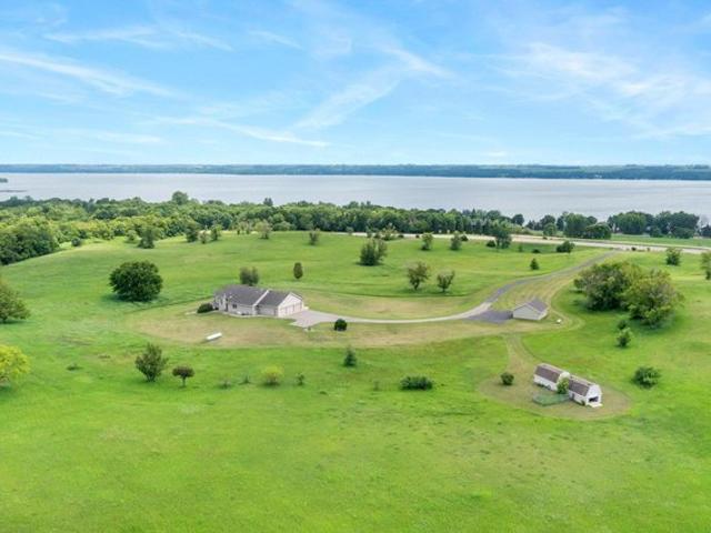 House for sale in Starbuck, Pope County