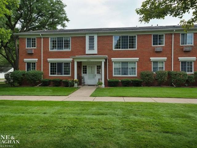 Condo for sale in Harper Woods, Wayne County