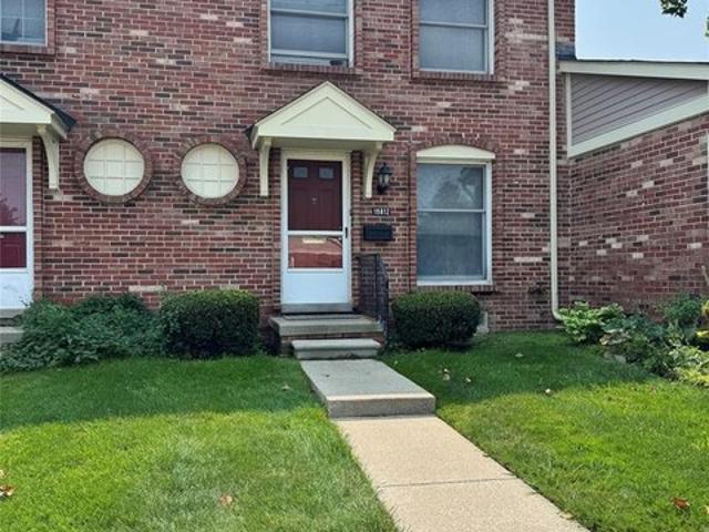 Townhouse for sale in Clinton Township, Michigan