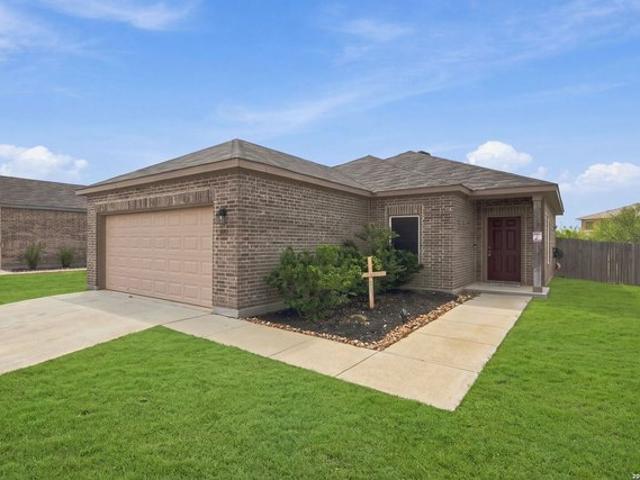 House for sale in Lytle, Atascosa County