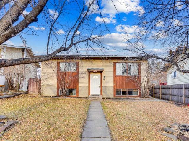 House for sale in Crossfield, Alberta