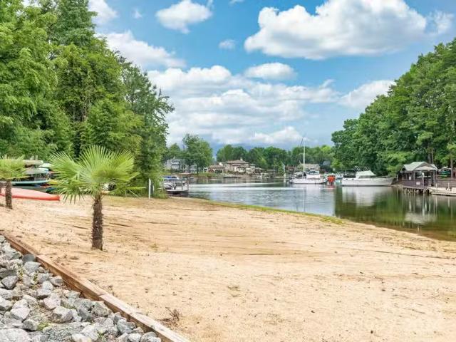 Condo for sale in Huntersville