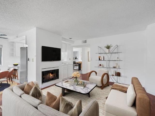 Condo for sale in Canyon Country, California