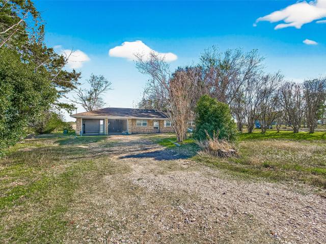 Farm for sale in Damon, Texas