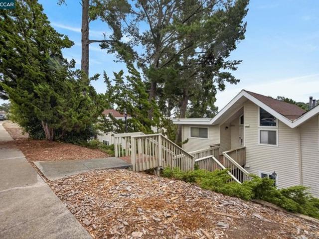 Condo for sale in Moraga, California