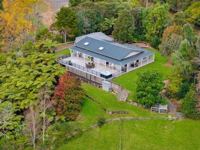 Property for sale in Awhitu