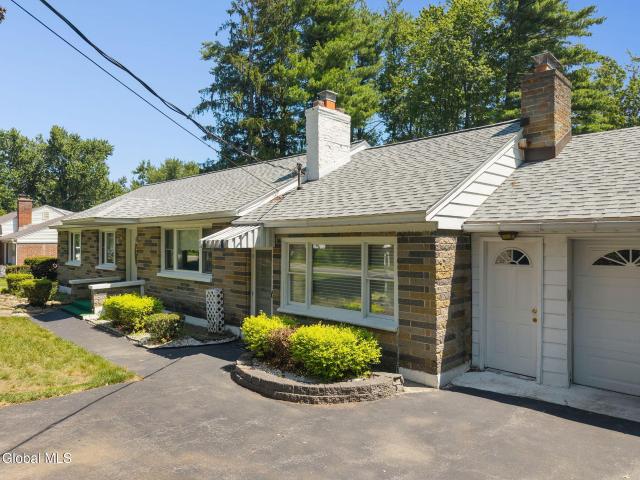 House for sale in Niskayuna, New York