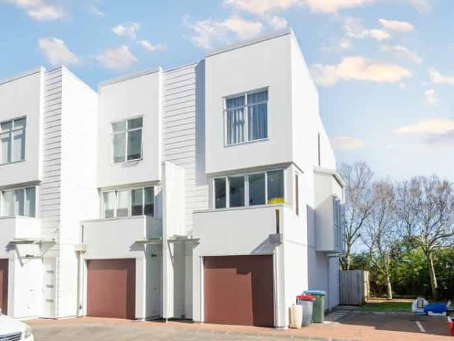 House for rent in Three Kings, Oroua County