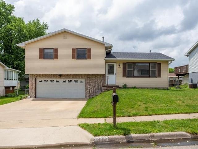 House for sale in Dubuque, Dubuque County