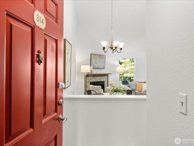 Condo for sale in Ballinger, Shoreline