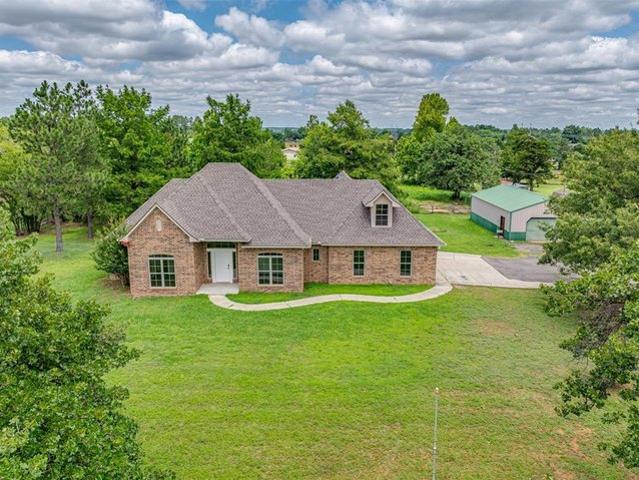 House for sale in Harrah, Oklahoma