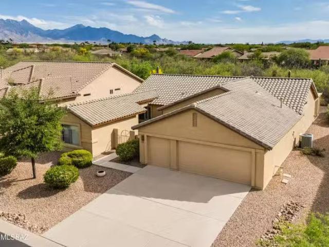 House for sale in Green Valley