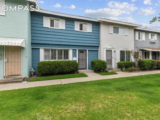 Townhouse for sale in Huntington Beach