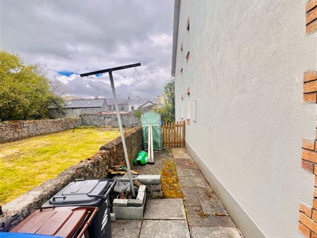 Detached House for sale in Ballinasloe, County Galway