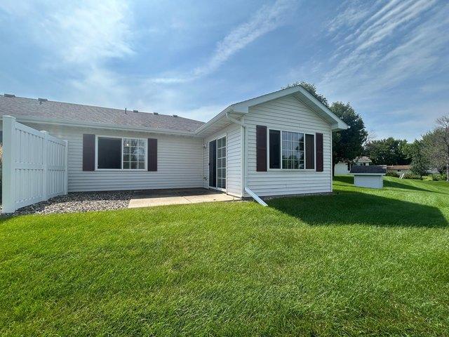 Townhouse for sale in Skyline Gardens Mobile Home Park, Owatonna