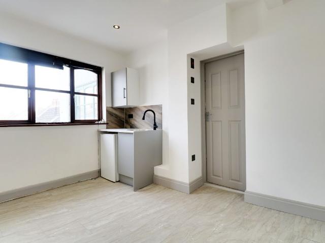 Room for rent in Blackfen, Greater London