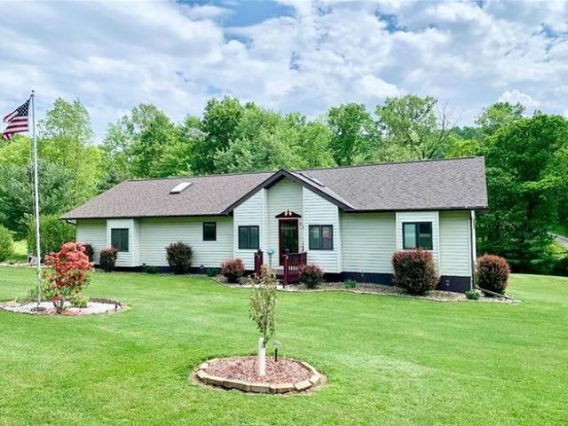 House for sale in Valencia, Pennsylvania