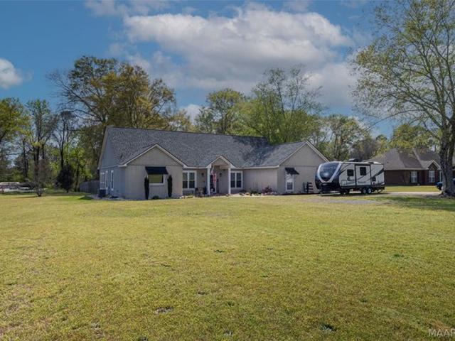 House for sale in Elmore, Alabama