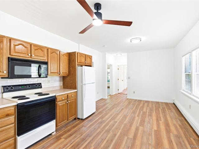Property for rent in Baldwin Place, New York