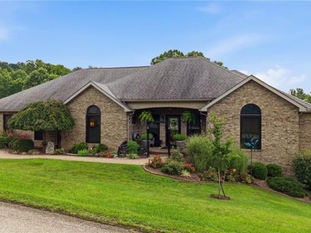 House for sale in Belpre, Ohio
