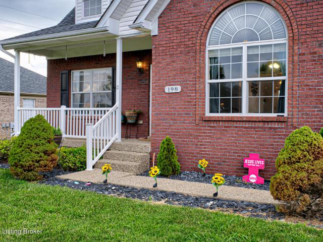 House for sale in Mount Washington, Kentucky
