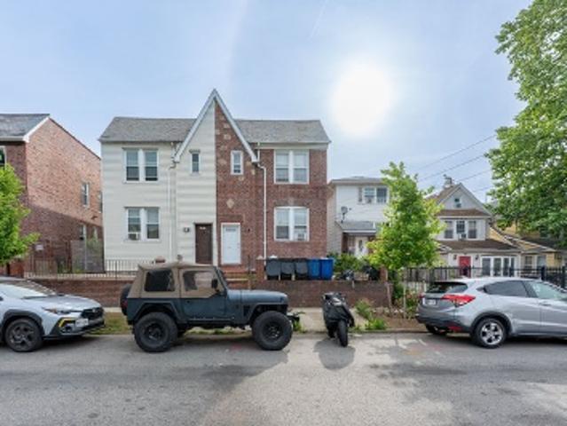 House for sale in Queens, Arverne