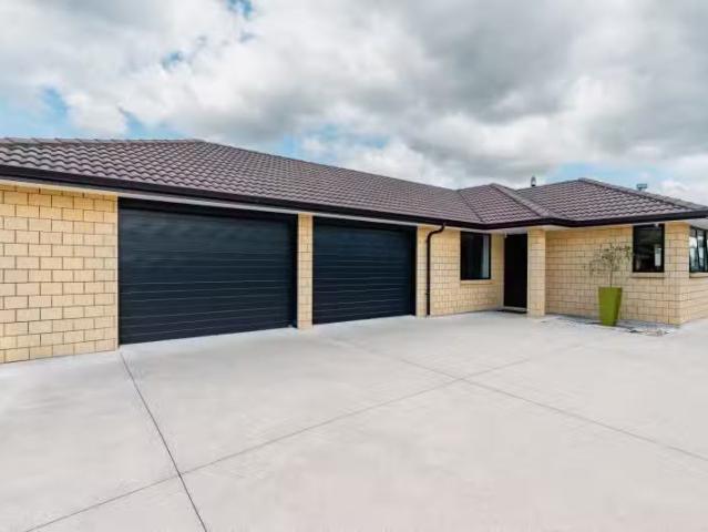 House for sale in Welcome Bay