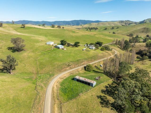Cottage for sale in Ensay, Victoria