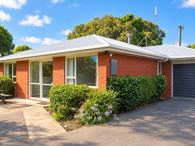 House for rent in Chaslands, Canterbury