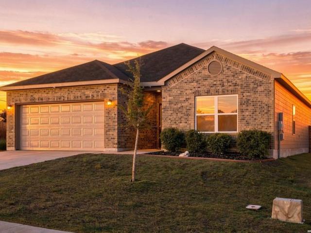 House for sale in Lytle, Atascosa County