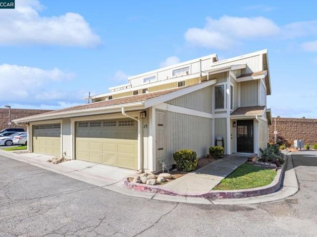 Townhouse for sale in Highland, California
