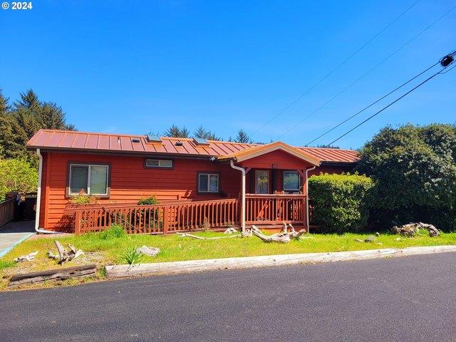 House for sale in Brookings, Curry County