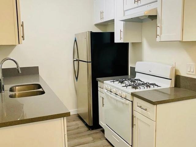 Apartment for rent in Canoga Park, California