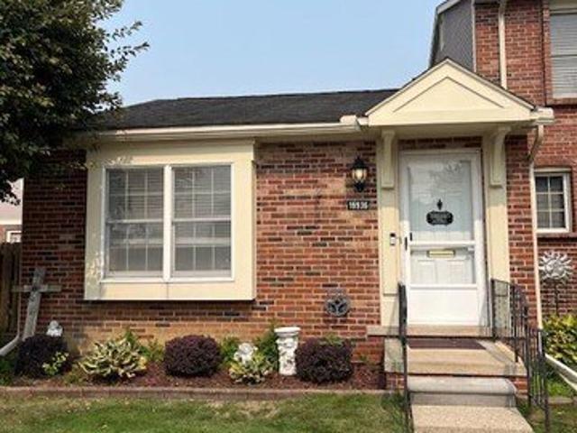 Condo for sale in Clinton Township, Michigan