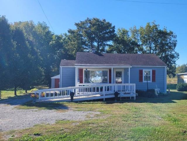 House for sale in Fairfield, Illinois