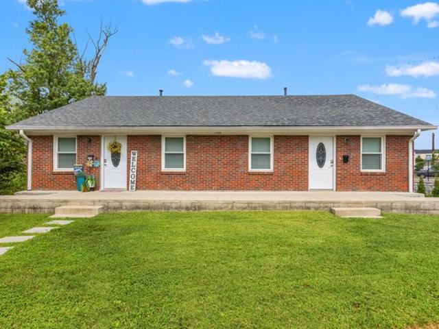 House for sale in Cardinal Hill, Lexington