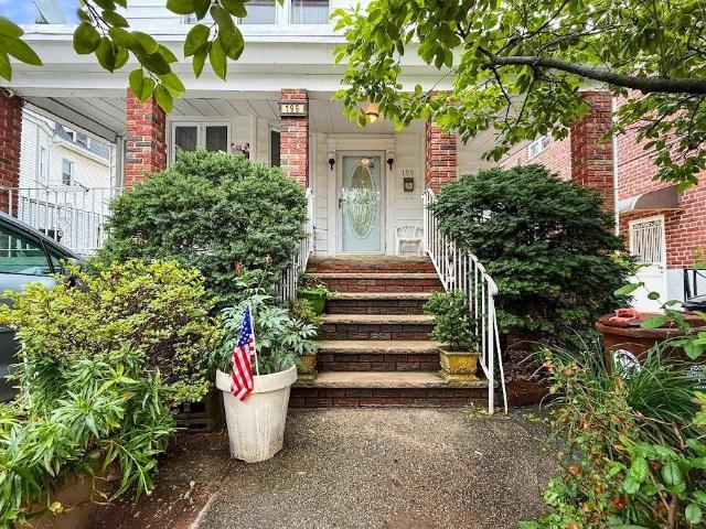 House for sale in Arverne, New York